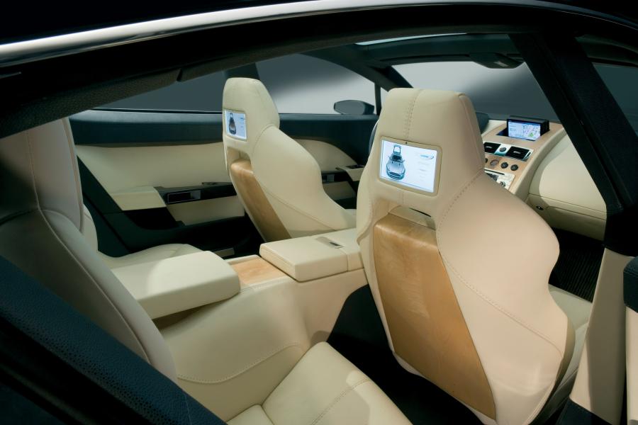 Интерьер Aston Martin Rapide Concept 2006 года  (фото 24 из 39)